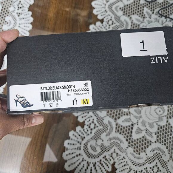 Naturalizer strap heels - Picture 6 of 6